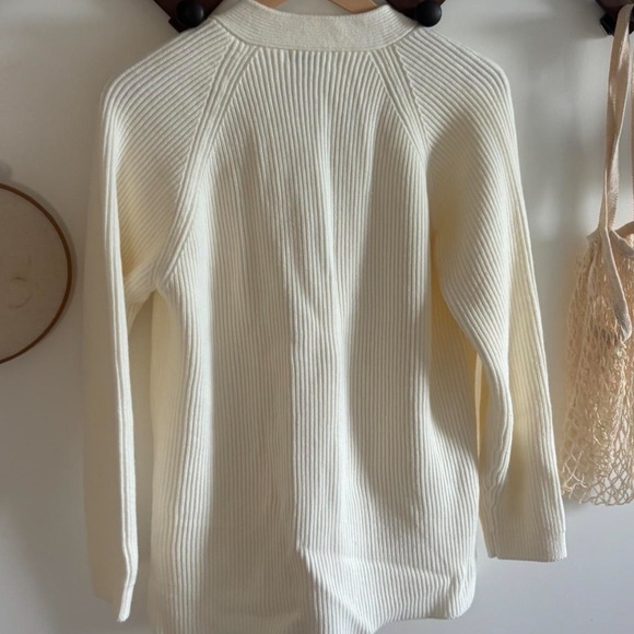 chic Ivory Ribbed Button-Front Cardigan - Picture 3 of 3